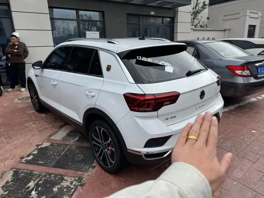 2022 Volkswagen T-Roc 1.4T 150HP L4 7DCT,autocango,china used car exporter,china ev exporter,chinese used car exporter,chinese used ev exporter