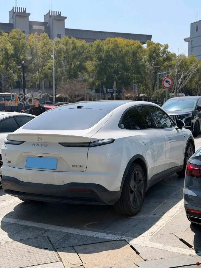 2024 ONVO L60 BEV 60KWH,autocango,china used car exporter,china ev exporter,chinese used car exporter,chinese used ev exporter