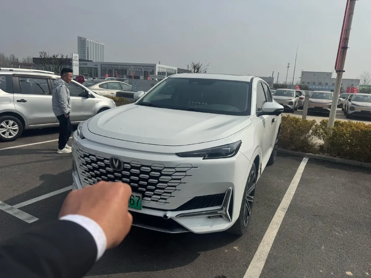 2022 Chevrolet Menlo BEV 61.1KWH,autocango,china used car exporter,china ev exporter,chinese used car exporter,chinese used ev exporter