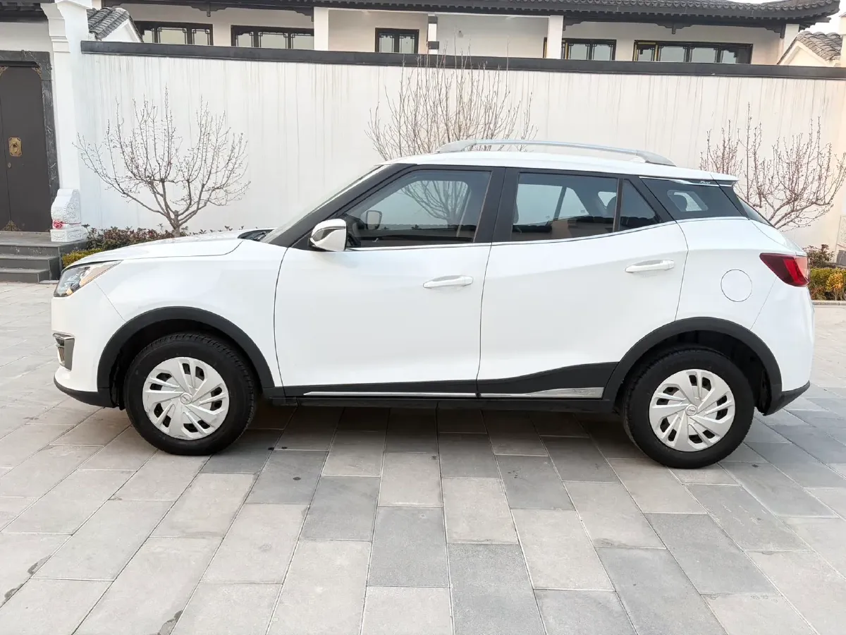 2017 Zotye T300 1.5L 112HP L4 5MT,autocango,china used car exporter,china ev exporter,chinese used car exporter,chinese used ev exporter