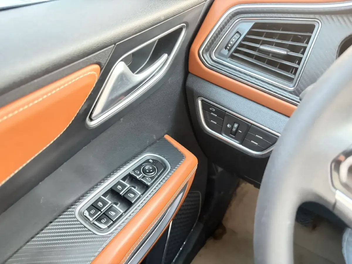 2017 Zotye T300 1.5L 112HP L4 5MT,autocango,china used car exporter,china ev exporter,chinese used car exporter,chinese used ev exporter