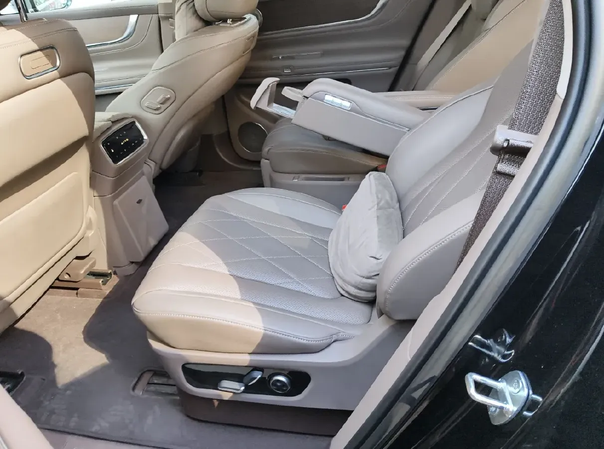 2024 AITO AITO M9 1.5T 152HP L4 REEV 42KWH,autocango,china used car exporter,china ev exporter,chinese used car exporter,chinese used ev exporter