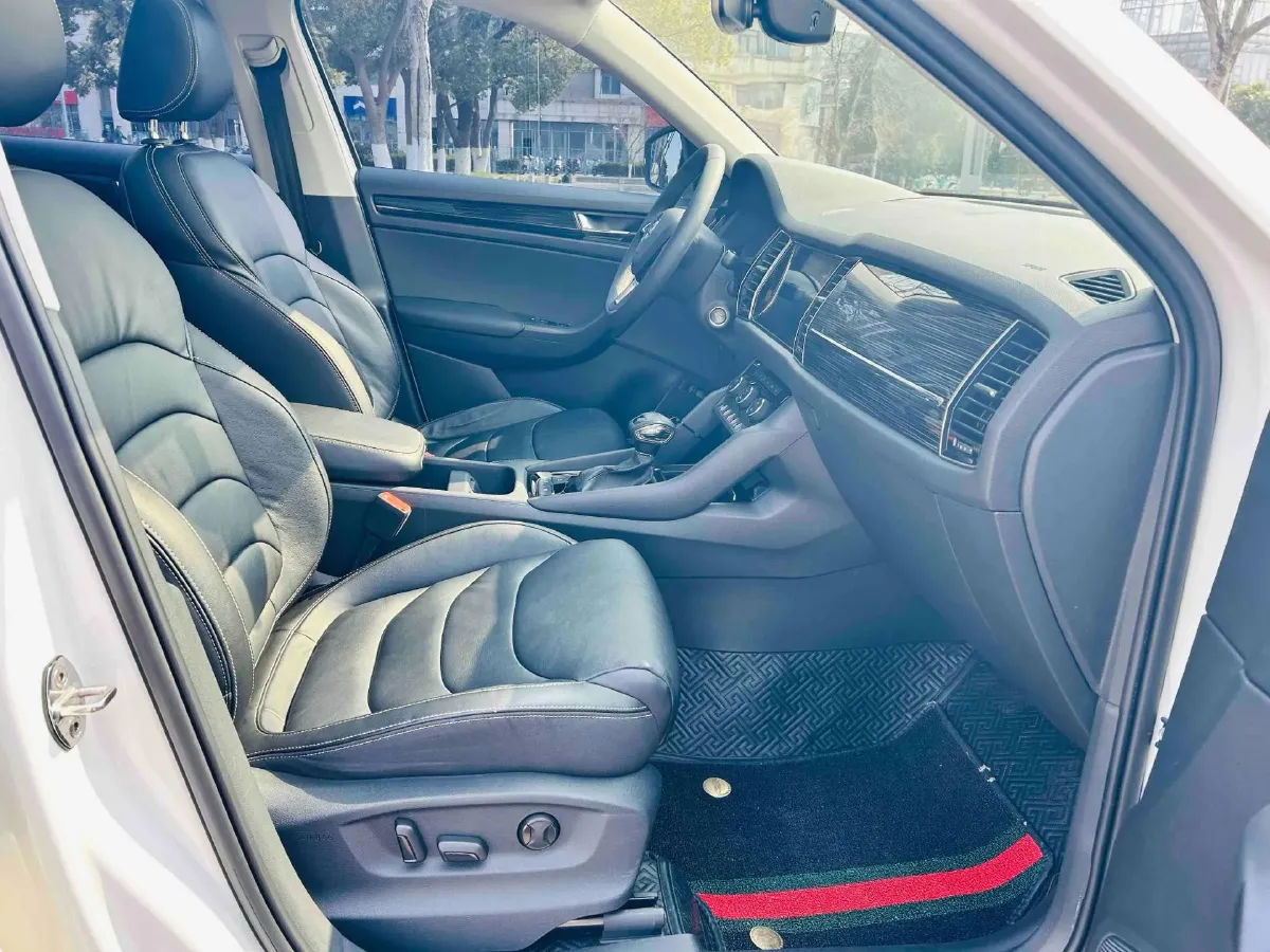 2018 Skoda Kodiak 2.0T 186HP L4 7DCT,autocango,china used car exporter,china ev exporter,chinese used car exporter,chinese used ev exporter