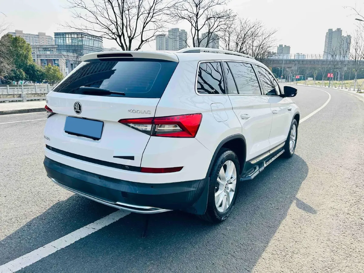 2018 Skoda Kodiak 2.0T 186HP L4 7DCT,autocango,china used car exporter,china ev exporter,chinese used car exporter,chinese used ev exporter