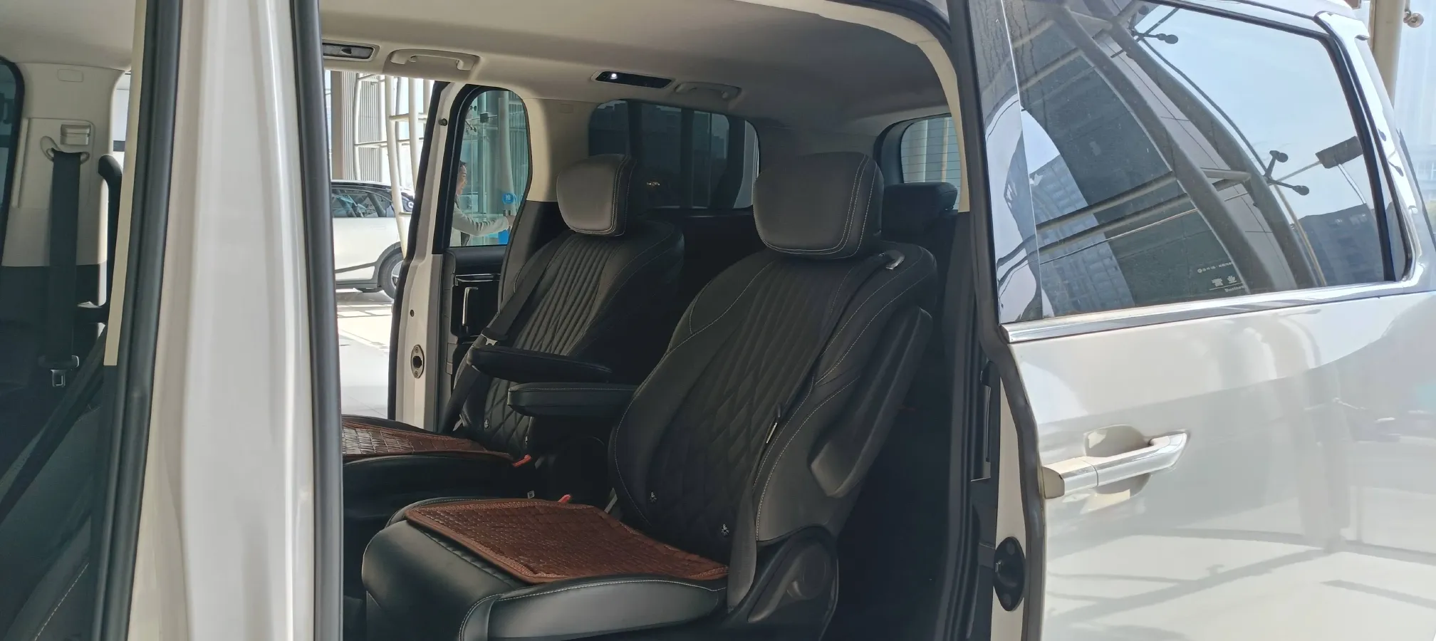 2023 MAXUS DaJia 9 BEV 77KWH,autocango,china used car exporter,china ev exporter,chinese used car exporter,chinese used ev exporter