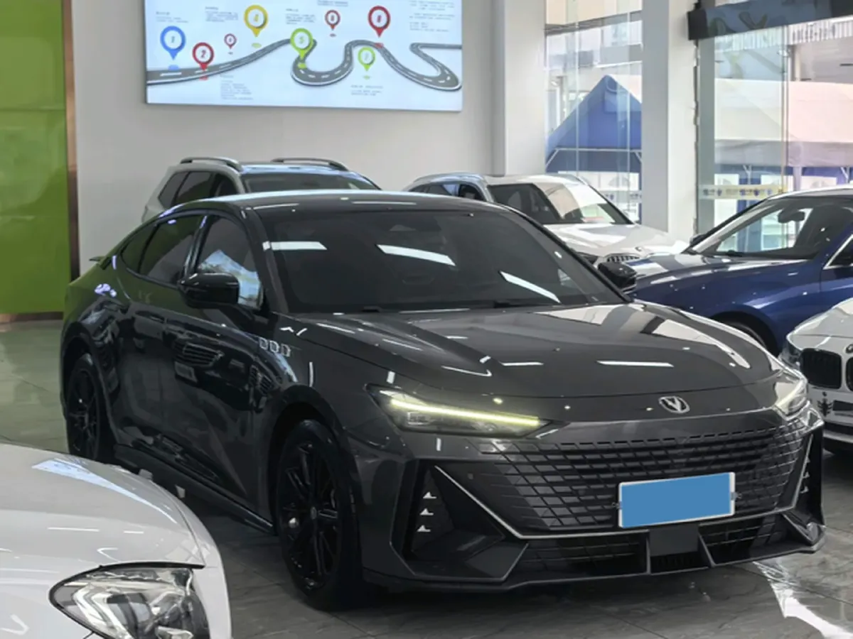 2023 ChangAn UNI-V 1.5T 188HP L4 7DCT,autocango,china used car exporter,china ev exporter,chinese used car exporter,chinese used ev exporter