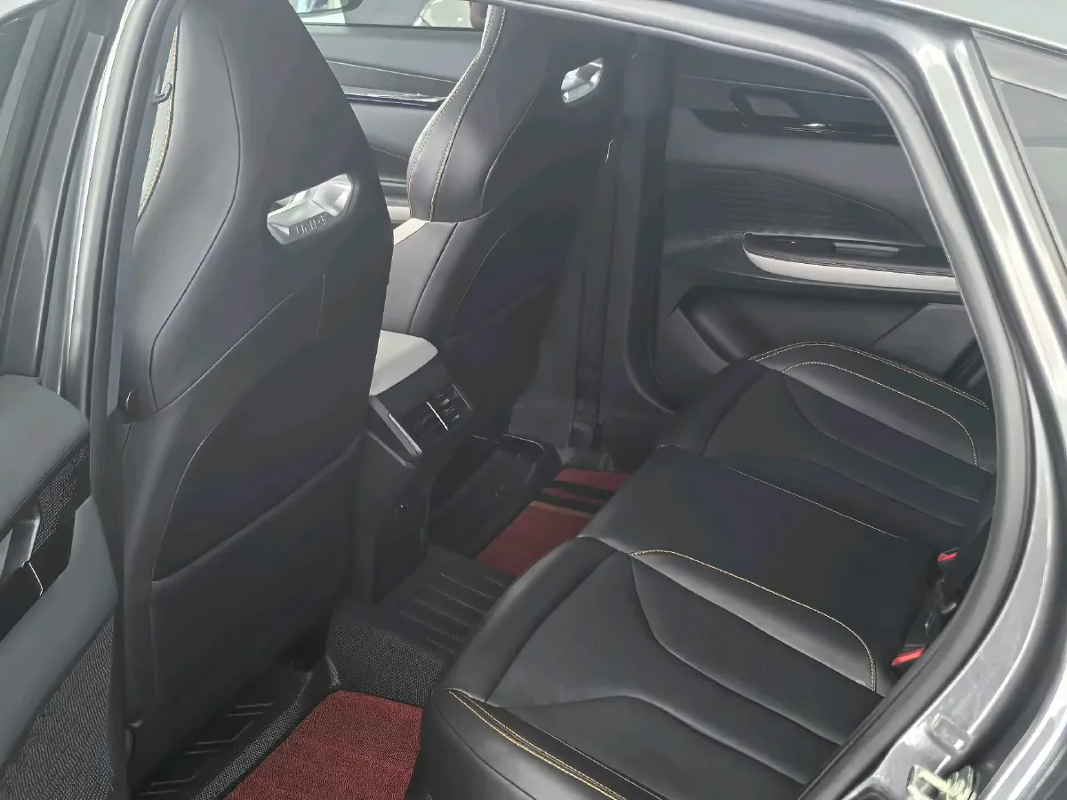 2023 ChangAn UNI-V 1.5T 188HP L4 7DCT,autocango,china used car exporter,china ev exporter,chinese used car exporter,chinese used ev exporter