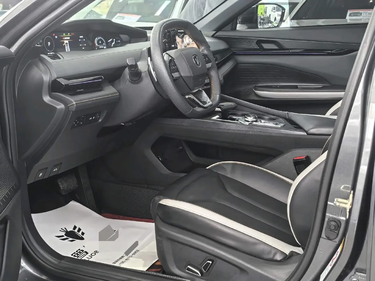 2023 ChangAn UNI-V 1.5T 188HP L4 7DCT,autocango,china used car exporter,china ev exporter,chinese used car exporter,chinese used ev exporter