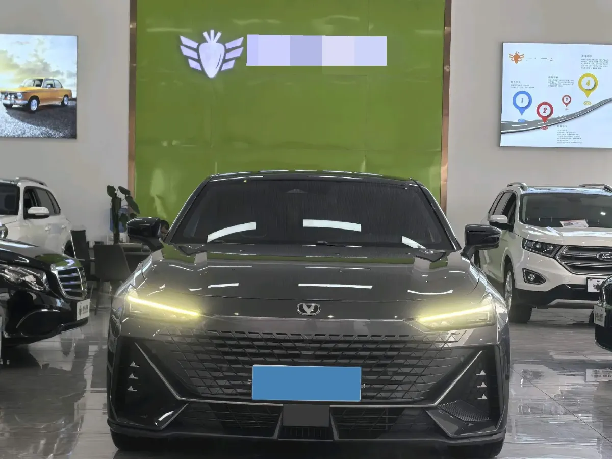 2023 ChangAn UNI-V 1.5T 188HP L4 7DCT,autocango,china used car exporter,china ev exporter,chinese used car exporter,chinese used ev exporter