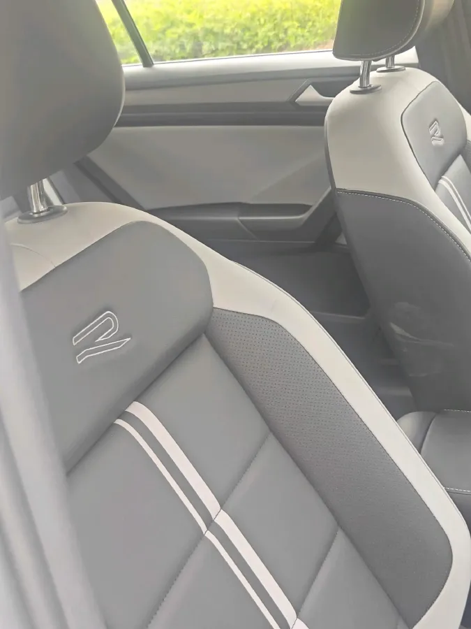 2023 Volkswagen T-Roc 1.5T 160HP L4 7DCT,autocango,china used car exporter,china ev exporter,chinese used car exporter,chinese used ev exporter