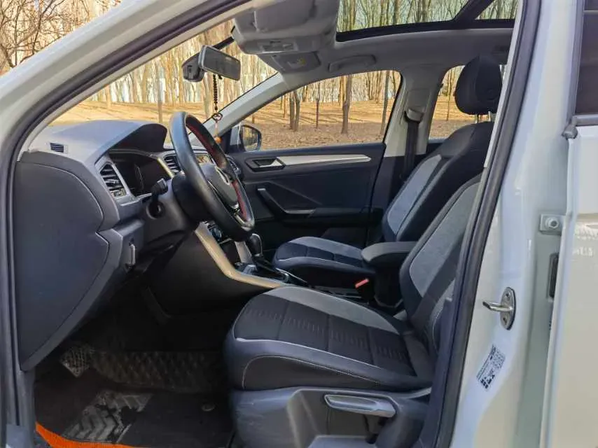 2021 Volkswagen T-Roc 1.4T 150HP L4 7DCT,autocango,china used car exporter,china ev exporter,chinese used car exporter,chinese used ev exporter
