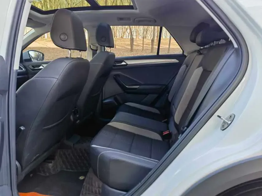 2021 Volkswagen T-Roc 1.4T 150HP L4 7DCT,autocango,china used car exporter,china ev exporter,chinese used car exporter,chinese used ev exporter