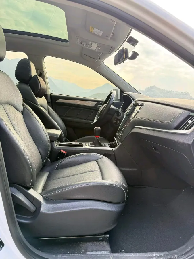 2019 Mitsubishi Eclipse Cross 1.5T 170HP L4 6MT,autocango,china used car exporter,china ev exporter,chinese used car exporter,chinese used ev exporter