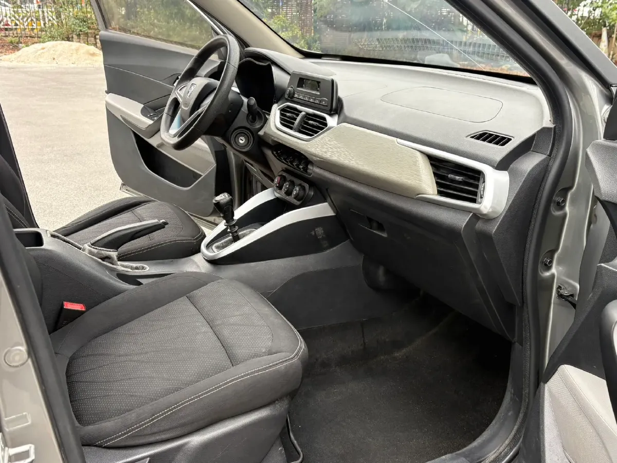 2017 BaoJun 510 1.5L 112HP L4 6MT,autocango,china used car exporter,china ev exporter,chinese used car exporter,chinese used ev exporter