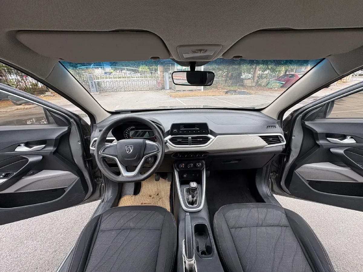 2017 BaoJun 510 1.5L 112HP L4 6MT,autocango,china used car exporter,china ev exporter,chinese used car exporter,chinese used ev exporter