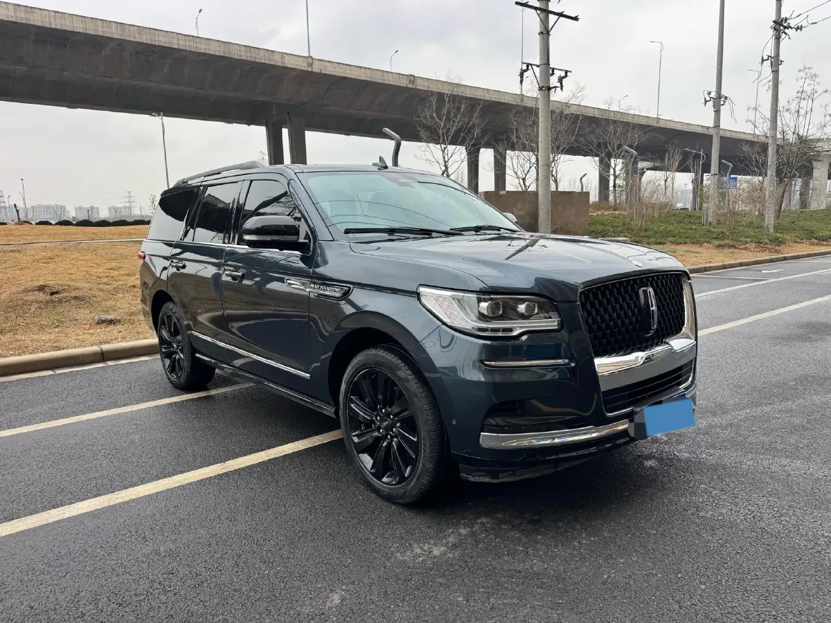 2022 BMW X7 3.0T 340HP L6 8AT,autocango,china used car exporter,china ev exporter,chinese used car exporter,chinese used ev exporter