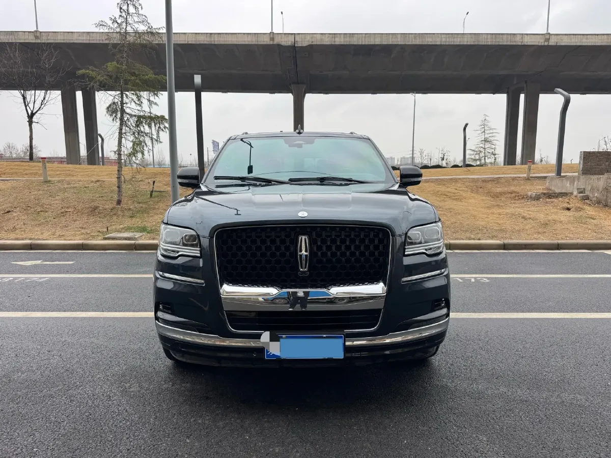 2022 BMW X7 3.0T 340HP L6 8AT,autocango,china used car exporter,china ev exporter,chinese used car exporter,chinese used ev exporter