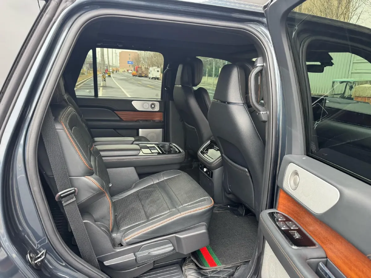 2022 BMW X7 3.0T 340HP L6 8AT,autocango,china used car exporter,china ev exporter,chinese used car exporter,chinese used ev exporter