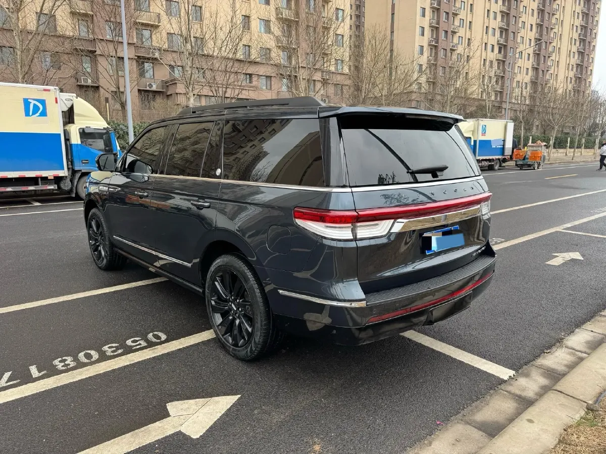2022 BMW X7 3.0T 340HP L6 8AT,autocango,china used car exporter,china ev exporter,chinese used car exporter,chinese used ev exporter