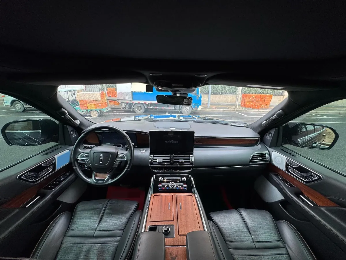 2022 BMW X7 3.0T 340HP L6 8AT,autocango,china used car exporter,china ev exporter,chinese used car exporter,chinese used ev exporter