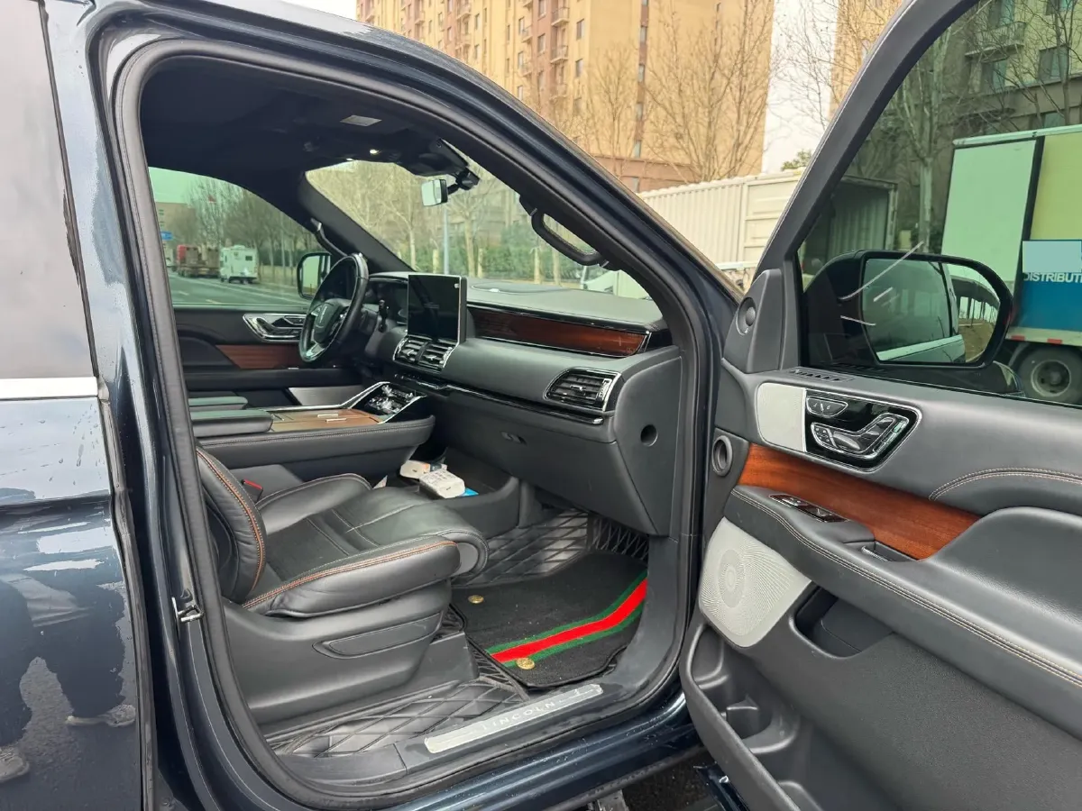 2022 BMW X7 3.0T 340HP L6 8AT,autocango,china used car exporter,china ev exporter,chinese used car exporter,chinese used ev exporter