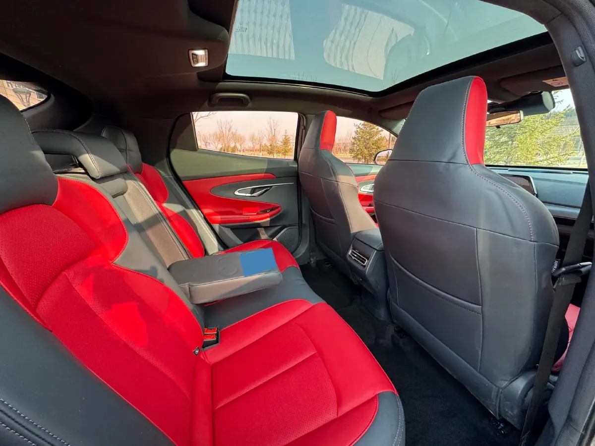 2020 ChangAn UNI-T 1.5T 180HP L4 7DCT,autocango,china used car exporter,china ev exporter,chinese used car exporter,chinese used ev exporter