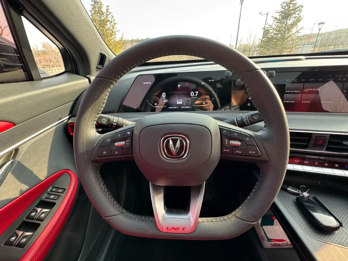 2020 ChangAn UNI-T 1.5T 180HP L4 7DCT,autocango,china used car exporter,china ev exporter,chinese used car exporter,chinese used ev exporter