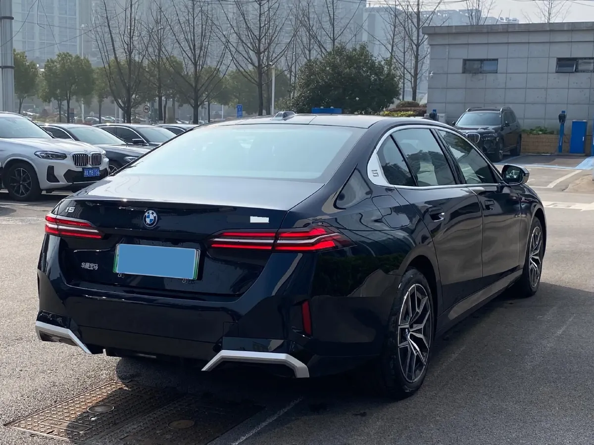 2025 BMW i5 BEV 96.96KWH,autocango,china used car exporter,china ev exporter,chinese used car exporter,chinese used ev exporter