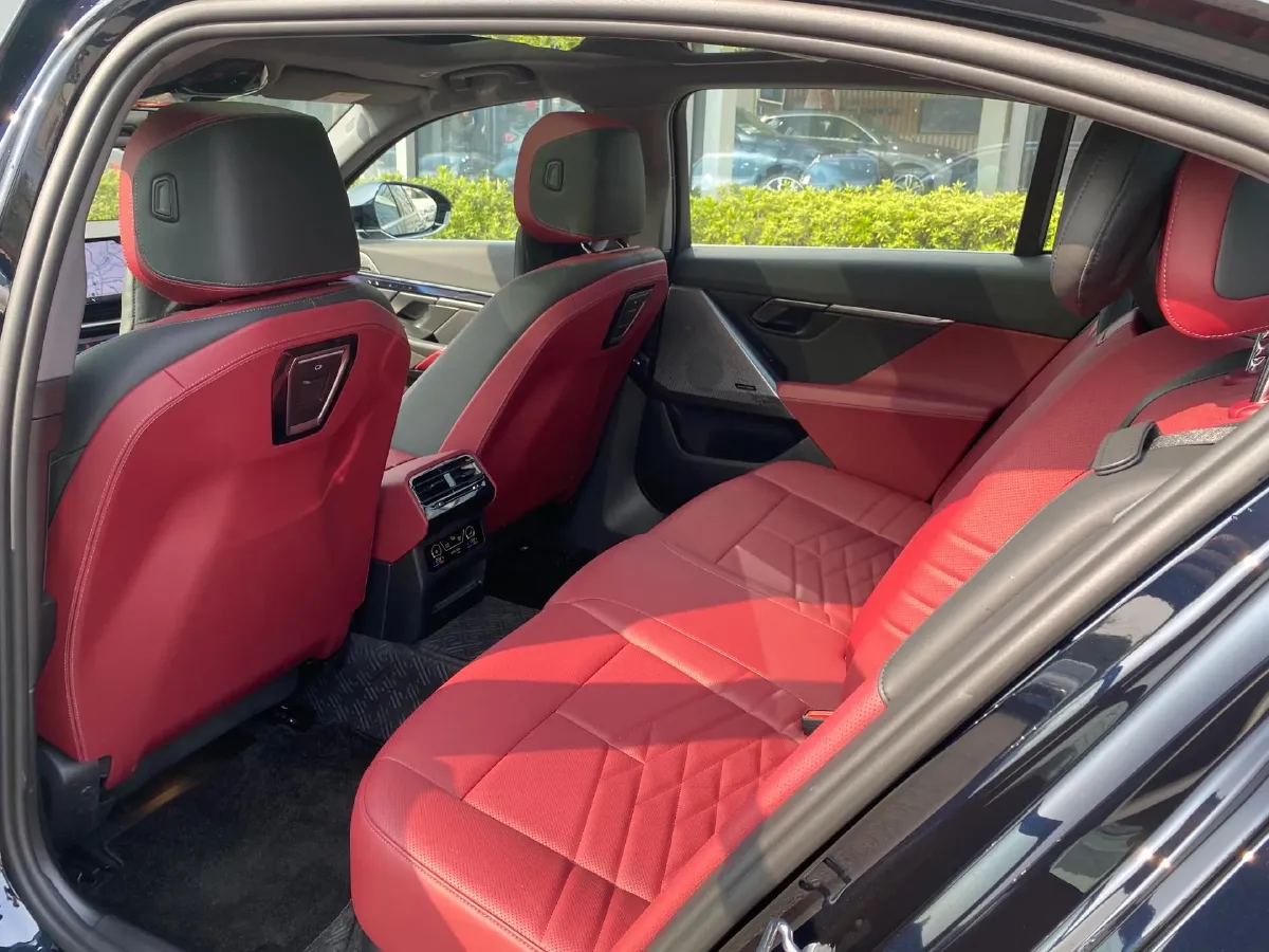 2025 BMW i5 BEV 96.96KWH,autocango,china used car exporter,china ev exporter,chinese used car exporter,chinese used ev exporter