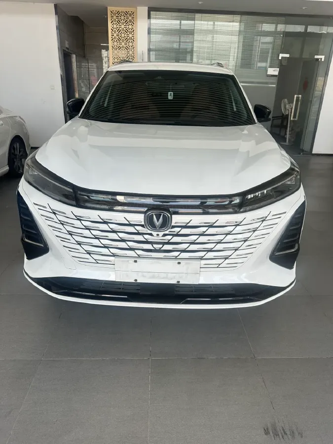 2023 ChangAn CS75 Plus 2.0T 233HP L4 8AT,autocango,china used car exporter,china ev exporter,chinese used car exporter,chinese used ev exporter