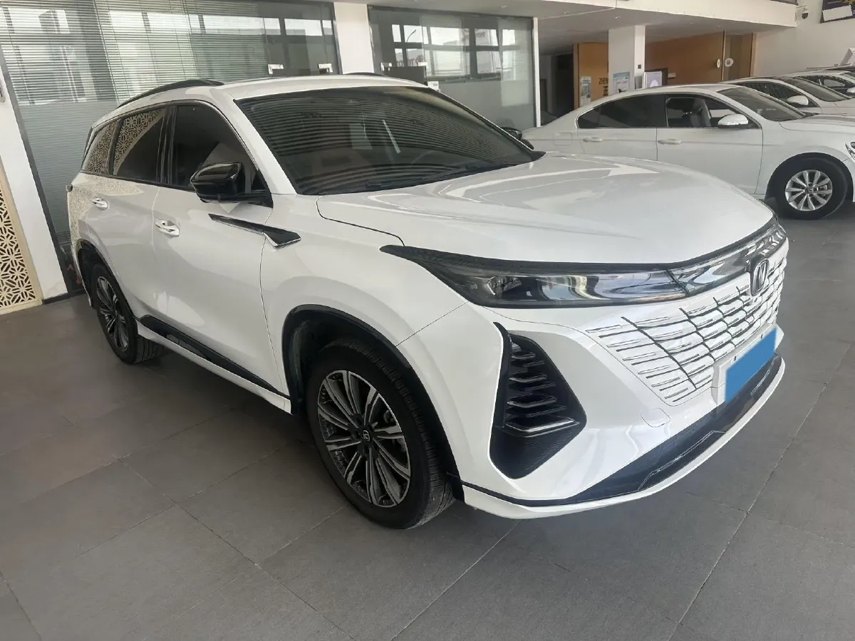 2023 ChangAn CS75 Plus 2.0T 233HP L4 8AT,autocango,china used car exporter,china ev exporter,chinese used car exporter,chinese used ev exporter