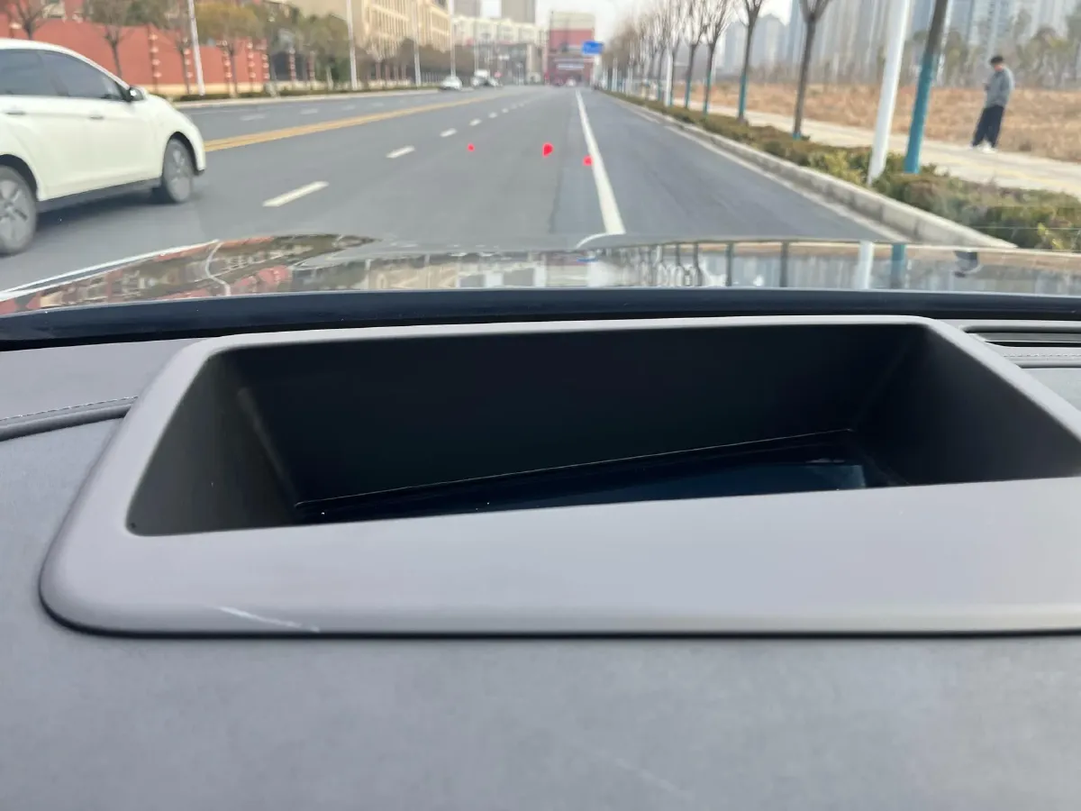 2025 AITO AITO M9 REEV 160HP REEV 52KWH,autocango,china used car exporter,china ev exporter,chinese used car exporter,chinese used ev exporter