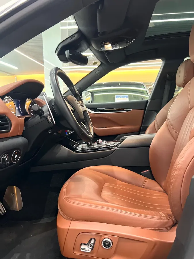 2021 Maserati Levante 3.0T 350HP V6 8AT,autocango,china used car exporter,china ev exporter,chinese used car exporter,chinese used ev exporter