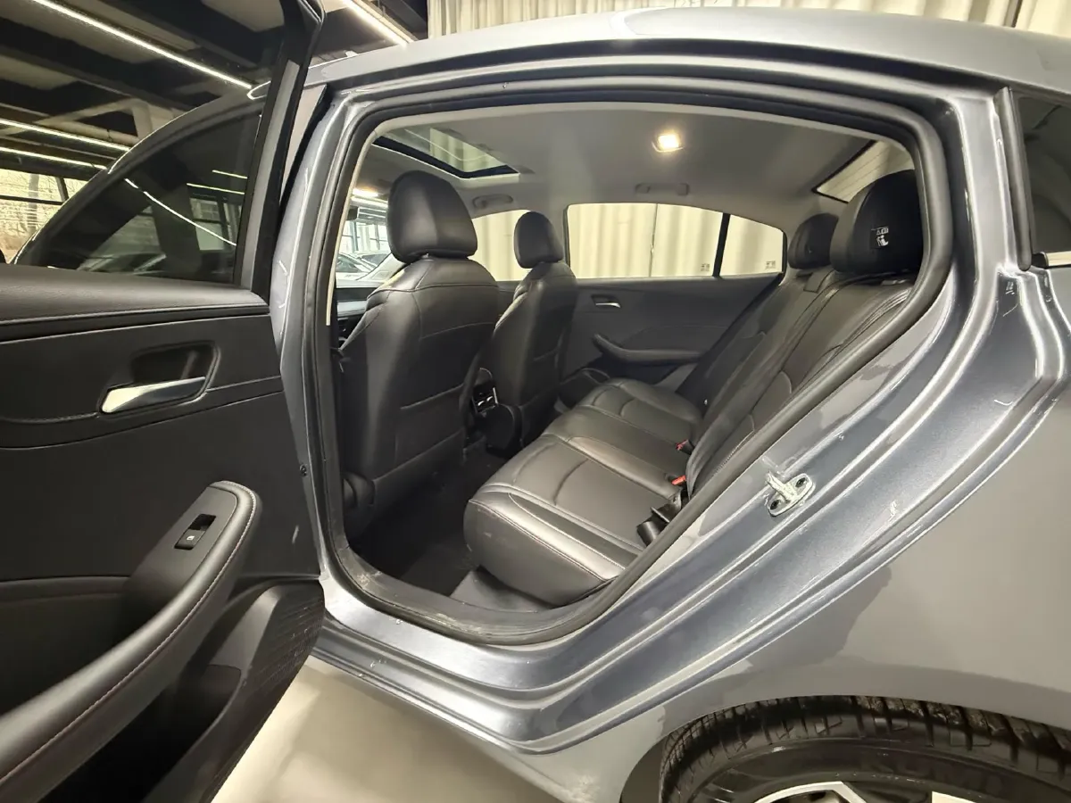 2023 Roewe i5 1.5L 129HP L4 CVT,autocango,china used car exporter,china ev exporter,chinese used car exporter,chinese used ev exporter