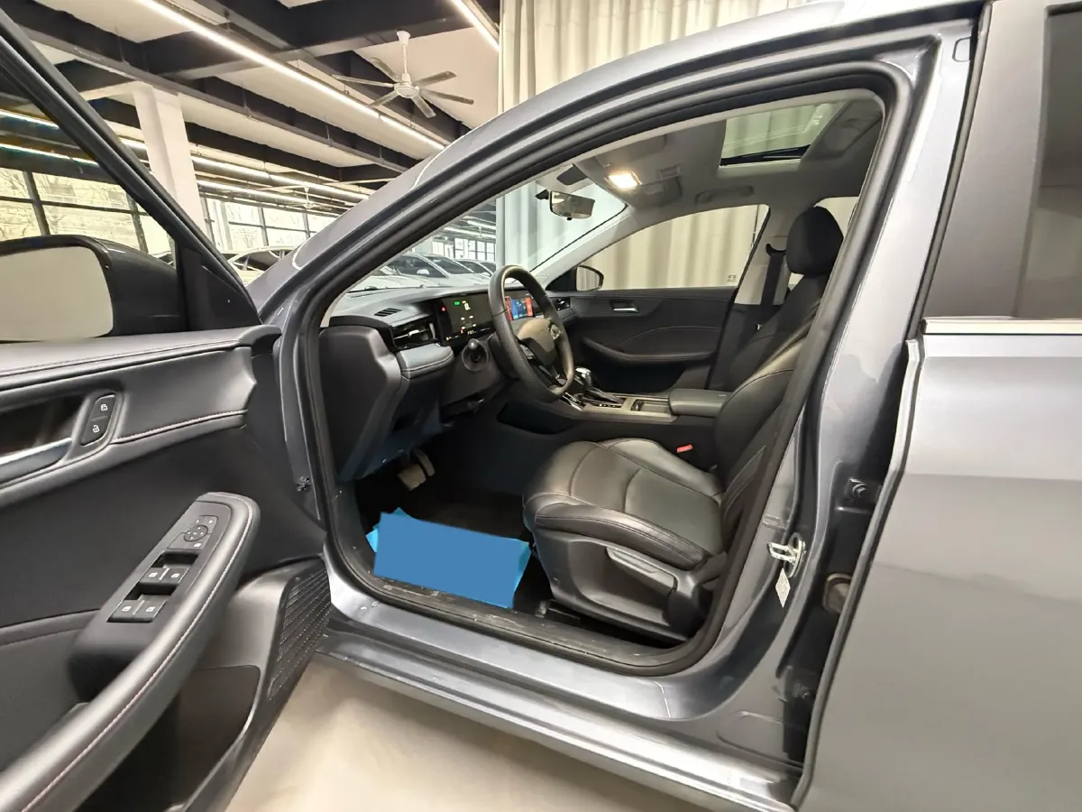 2023 Roewe i5 1.5L 129HP L4 CVT,autocango,china used car exporter,china ev exporter,chinese used car exporter,chinese used ev exporter