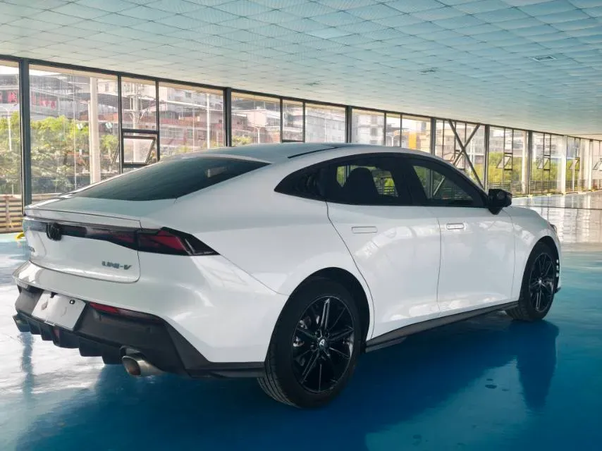 2023 ChangAn UNI-V 1.5T 188HP L4 7DCT,autocango,china used car exporter,china ev exporter,chinese used car exporter,chinese used ev exporter