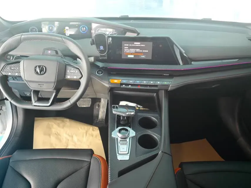 2023 ChangAn UNI-V 1.5T 188HP L4 7DCT,autocango,china used car exporter,china ev exporter,chinese used car exporter,chinese used ev exporter