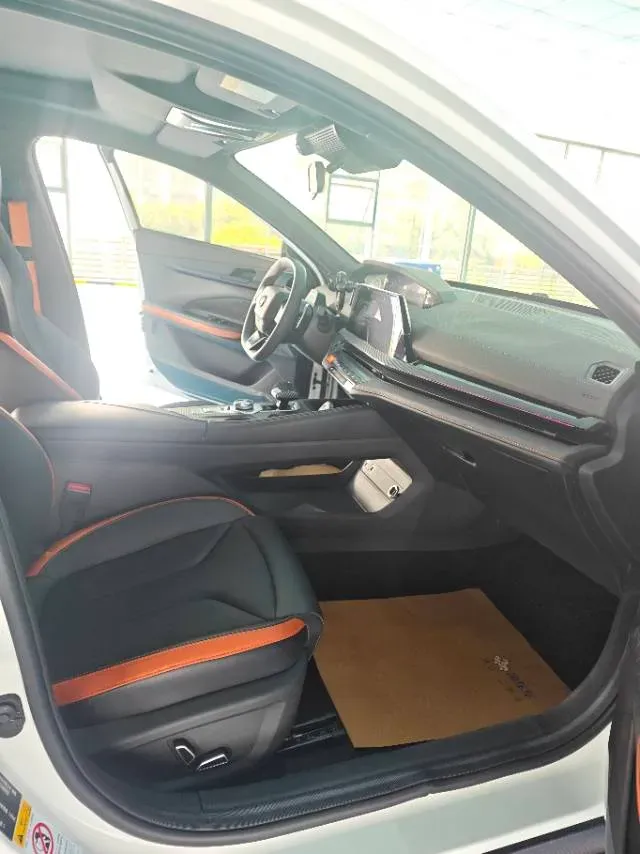 2023 ChangAn UNI-V 1.5T 188HP L4 7DCT,autocango,china used car exporter,china ev exporter,chinese used car exporter,chinese used ev exporter