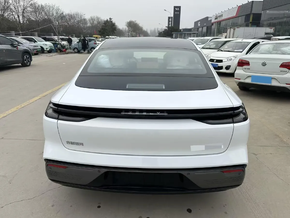 2025 Geely Galaxy Starshine 8 1.5L 112HP L4 1DHT PHEV,autocango,china used car exporter,china ev exporter,chinese used car exporter,chinese used ev exporter