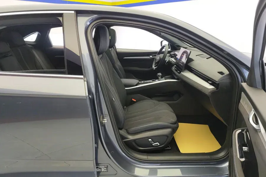 2025 Geely Preface 2.0T 238HP L4 8AT,autocango,china used car exporter,china ev exporter,chinese used car exporter,chinese used ev exporter