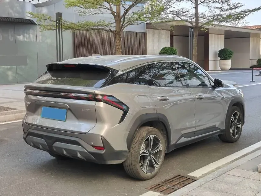 2025 Geely Galaxy L7 1.5L 112HP L4 1DHT PHEV 18.4KWH,autocango,china used car exporter,china ev exporter,chinese used car exporter,chinese used ev exporter