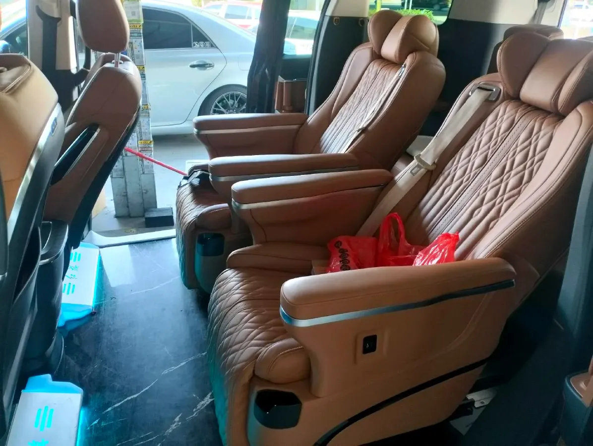 2023 HongQi HQ9 2.0T 252HP L4 8AT,autocango,china used car exporter,china ev exporter,chinese used car exporter,chinese used ev exporter