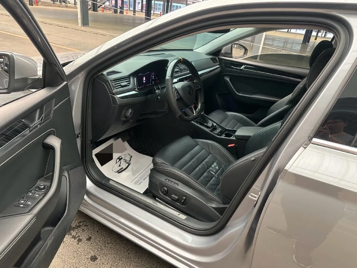 2022 Skoda Superb 2.0T 186HP L4 7DCT,autocango,china used car exporter,china ev exporter,chinese used car exporter,chinese used ev exporter