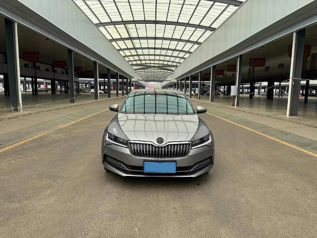 2022 Skoda Superb 2.0T 186HP L4 7DCT,autocango,china used car exporter,china ev exporter,chinese used car exporter,chinese used ev exporter
