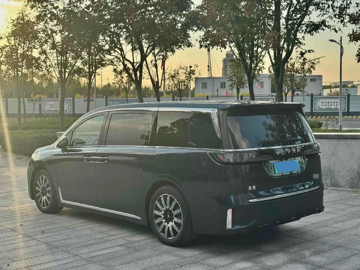 2025 Voyah Dream BEV 108.7KWH,autocango,china used car exporter,china ev exporter,chinese used car exporter,chinese used ev exporter