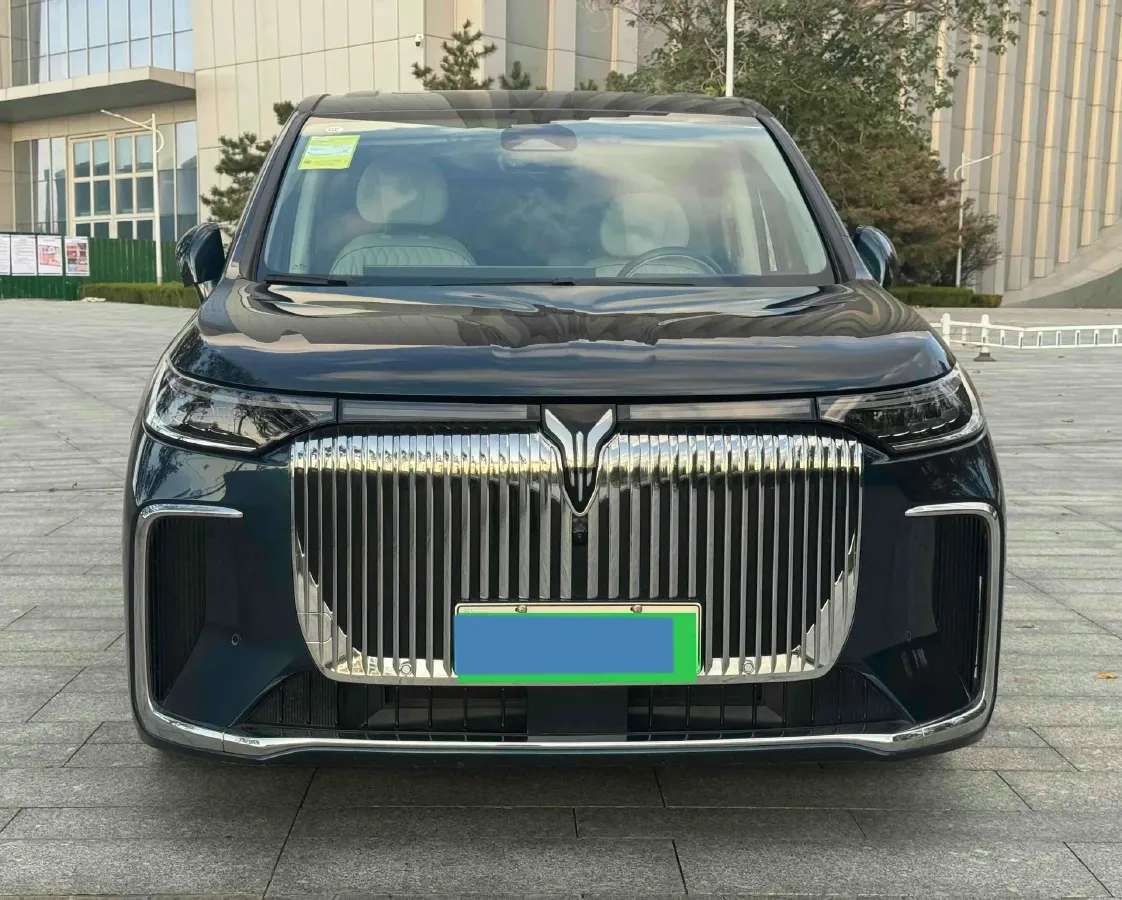 2025 Voyah Dream BEV 108.7KWH,autocango,china used car exporter,china ev exporter,chinese used car exporter,chinese used ev exporter
