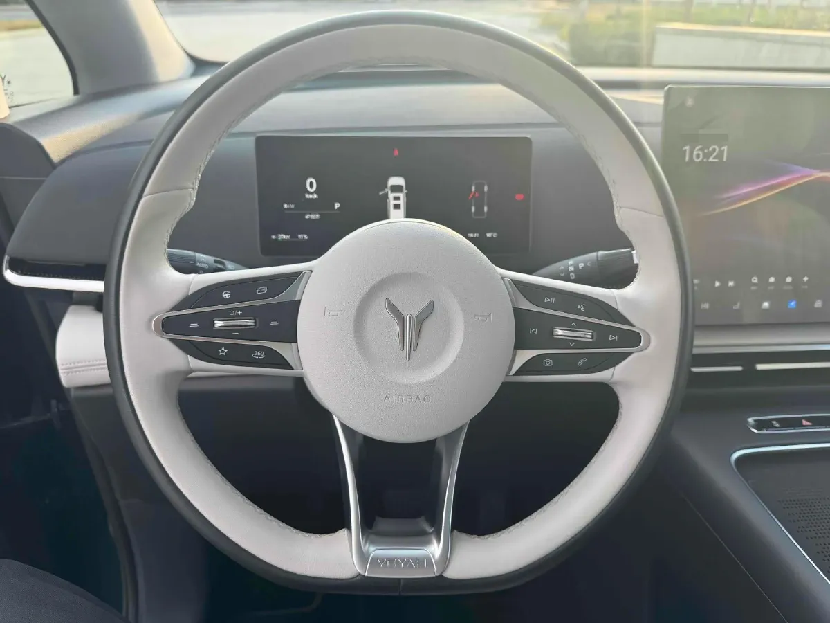 2025 Voyah Dream BEV 108.7KWH,autocango,china used car exporter,china ev exporter,chinese used car exporter,chinese used ev exporter