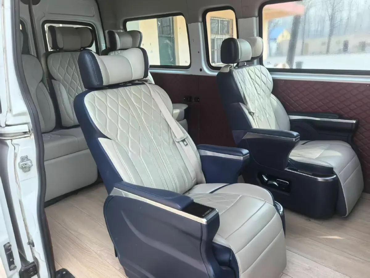 2020 MAXUS XinTu V80 2.5T 136HP L4 6MT,autocango,china used car exporter,china ev exporter,chinese used car exporter,chinese used ev exporter