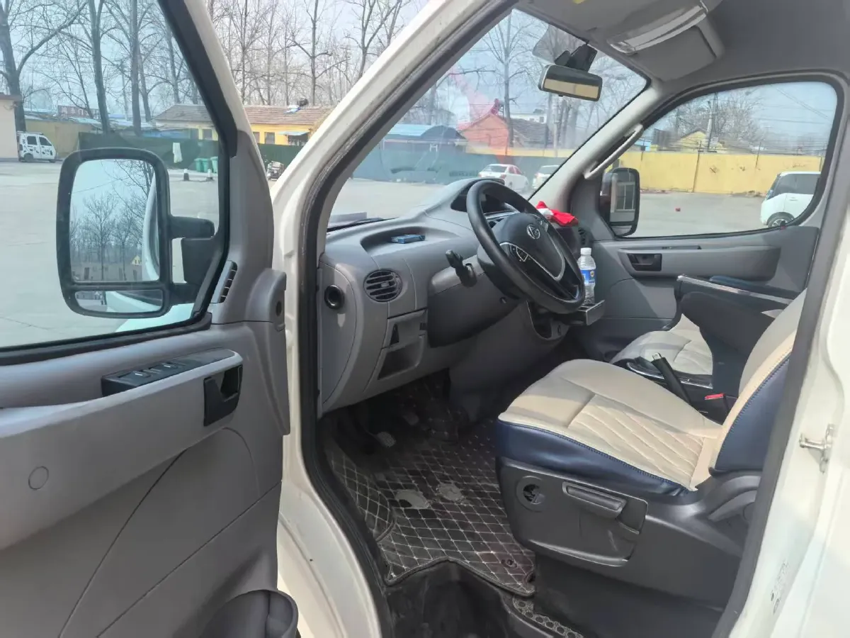 2020 MAXUS XinTu V80 2.5T 136HP L4 6MT,autocango,china used car exporter,china ev exporter,chinese used car exporter,chinese used ev exporter