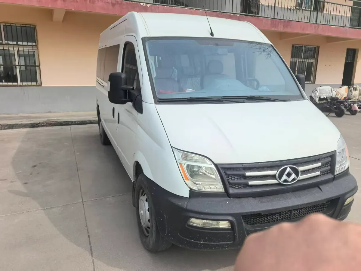 2020 MAXUS XinTu V80 2.5T 136HP L4 6MT,autocango,china used car exporter,china ev exporter,chinese used car exporter,chinese used ev exporter